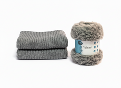 Feather 10PLY Yarn by Woollen House - Black & Grey 4212 Feather 10PLY Yarn by Woollen House - Black & Grey 4212