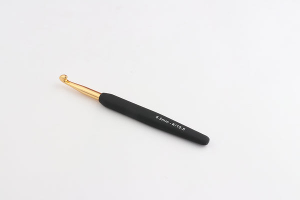 Gold Aluminum Single Ended Crochet Hooks with Black SoftÃ? FeelÃ? Handle 6.50 (K)